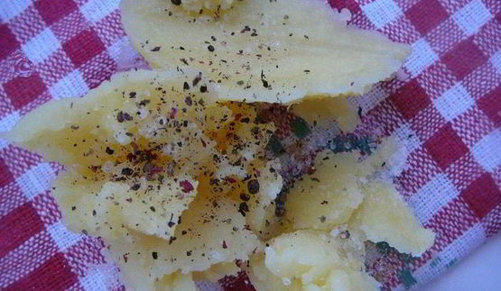 дважды запеченный картофель с двумя начинками