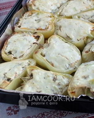 Фаршированные половинки перца в духовке