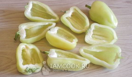 фаршированные половинки перца в духовке