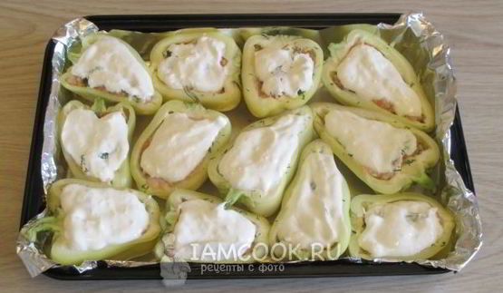 фаршированные половинки перца в духовке