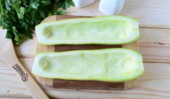 кабачки, фаршированные куриной грудкой