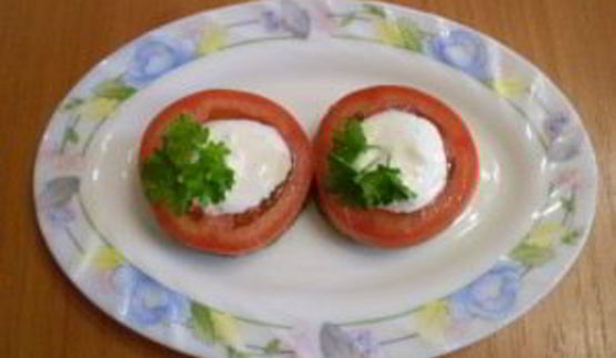 кабачки, жареные с чесноком и помидорами