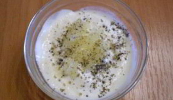 кабачки, жареные с чесноком и помидорами