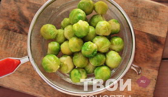 капуста брюссельская с соусом