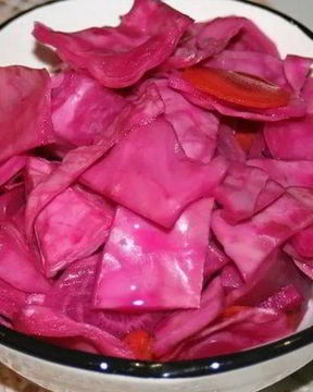 Капуста с чесноком в маринаде