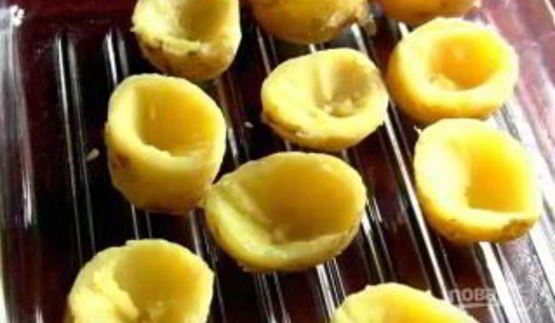 картошка, фаршированная перепелиными яйцами