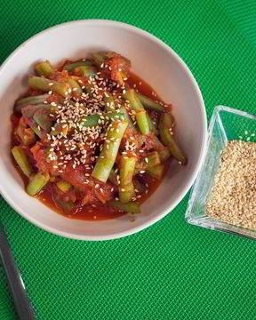 Стручковая фасоль в томатном соусе