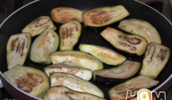 сырдаг — жареные баклажаны с помидорами