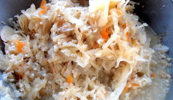 томленая капуста с рулькой по-эстонски