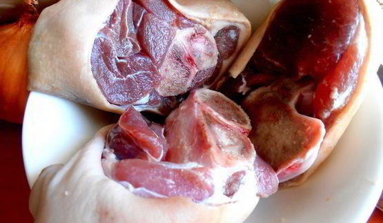 томленая капуста с рулькой по-эстонски