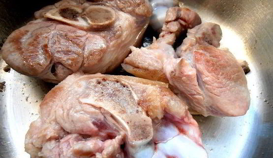 томленая капуста с рулькой по-эстонски