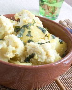 Цветная капуста со сливочным маслом и петрушкой