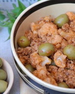 Цветная капуста, тушеная с фаршем