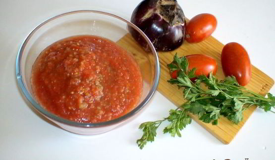 запеченные фаршированные баклажаны в томатном соусе