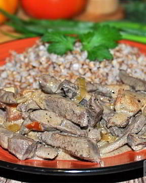 Печень по-строгановски