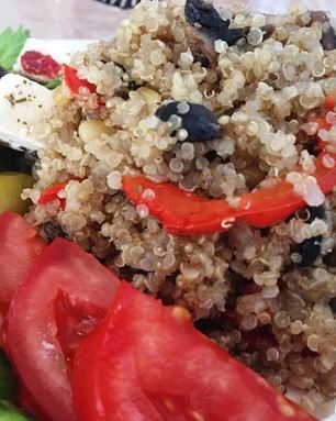 Плов из киноа с грибами