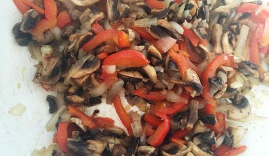 плов из киноа с грибами