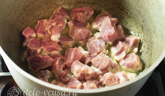 плов из красного риса