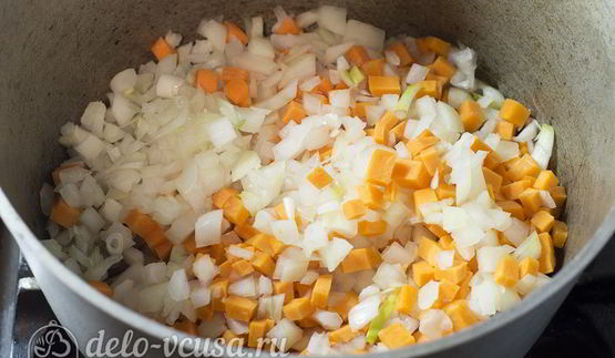 плов из красного риса