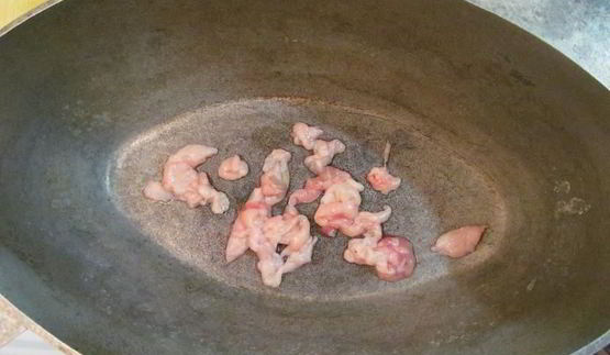 плов из утки в казане на плите