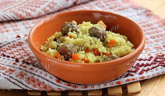 плов с фрикадельками в мультиварке