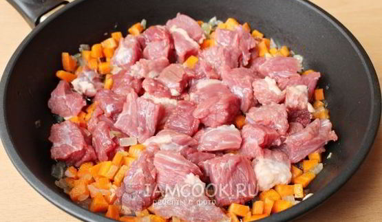 плов с говядиной на сковороде