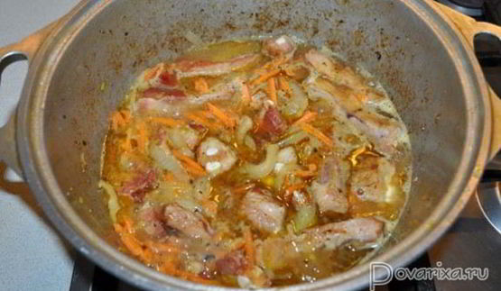 плов с копчеными ребрышками