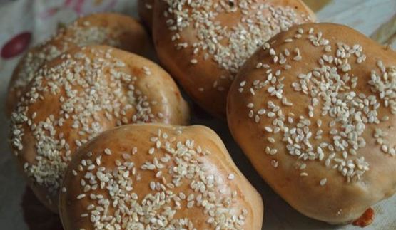 плов с курицей в булочке