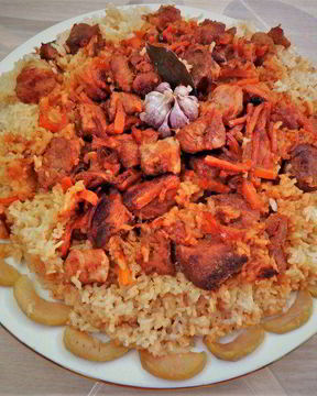 Плов со свининой и яблоками