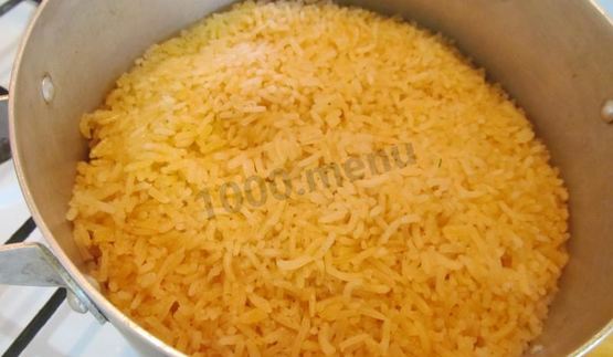 плов в кастрюле с курицей