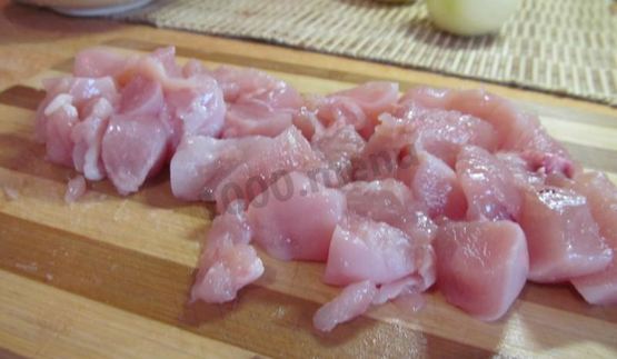 плов в кастрюле с курицей