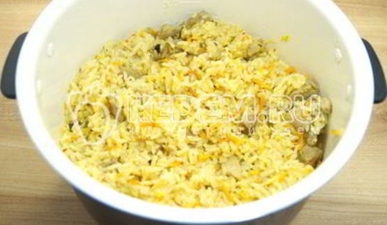 плов в мультиварке со свининой