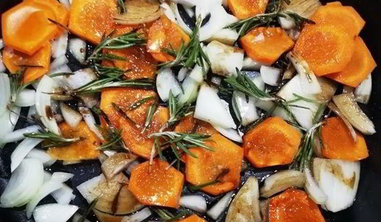 разобранный плов с бараниной