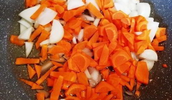 разобранный плов с бараниной