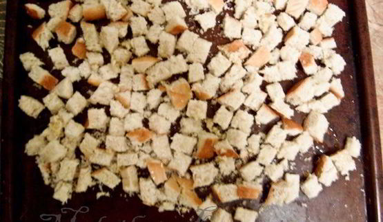 грибное рагу с яйцом пашот и крутонами