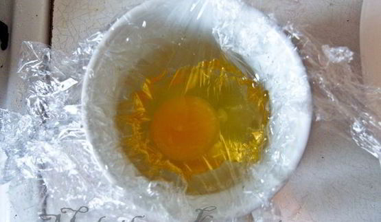 грибное рагу с яйцом пашот и крутонами