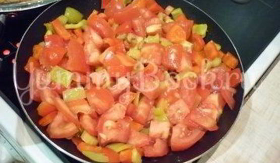 летнее рагу из вкусных овощей