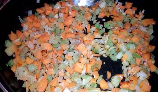 мясное рагу болоньезе для спагетти и другой пасты