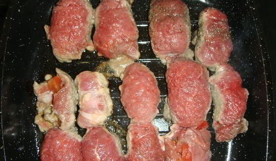 мясные рулетики с овощным рагу