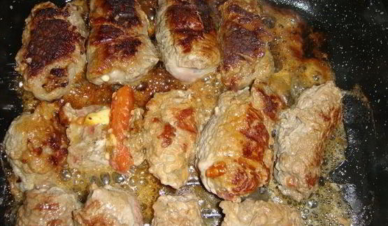 мясные рулетики с овощным рагу