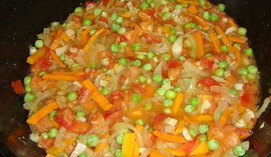 мясные рулетики с овощным рагу