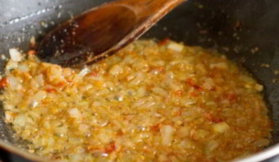 острое рыбное рагу на кокосовом молоке