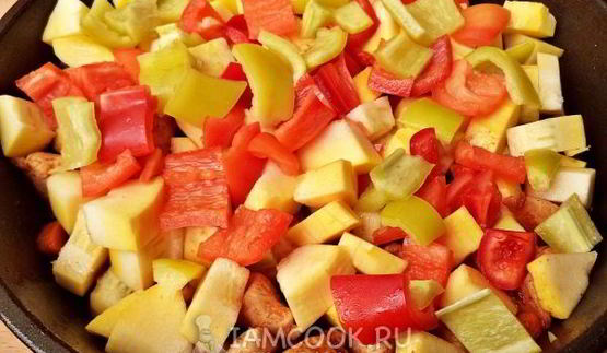 овощное рагу с куриной грудкой