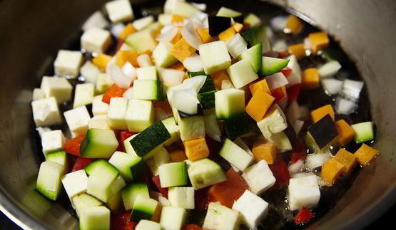 овощное рагу с нутом и корицей