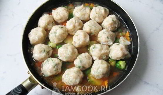 овощное рагу с тефтелями