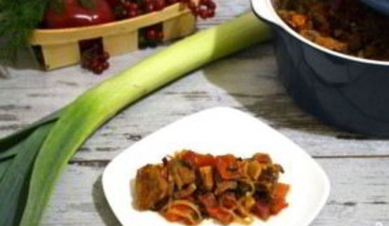 овощное рагу со свининой в духовке