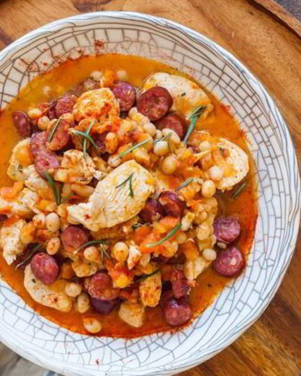 Рецепт рагу из фасоли с курицей и колбасками