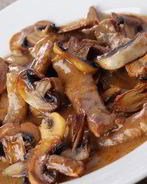 Рагу из говядины с красным вином и грибами