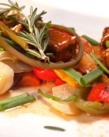 Рецепт рагу из говядины с овощами в пряном соусе