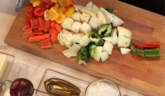 рагу из говядины с овощами в пряном соусе